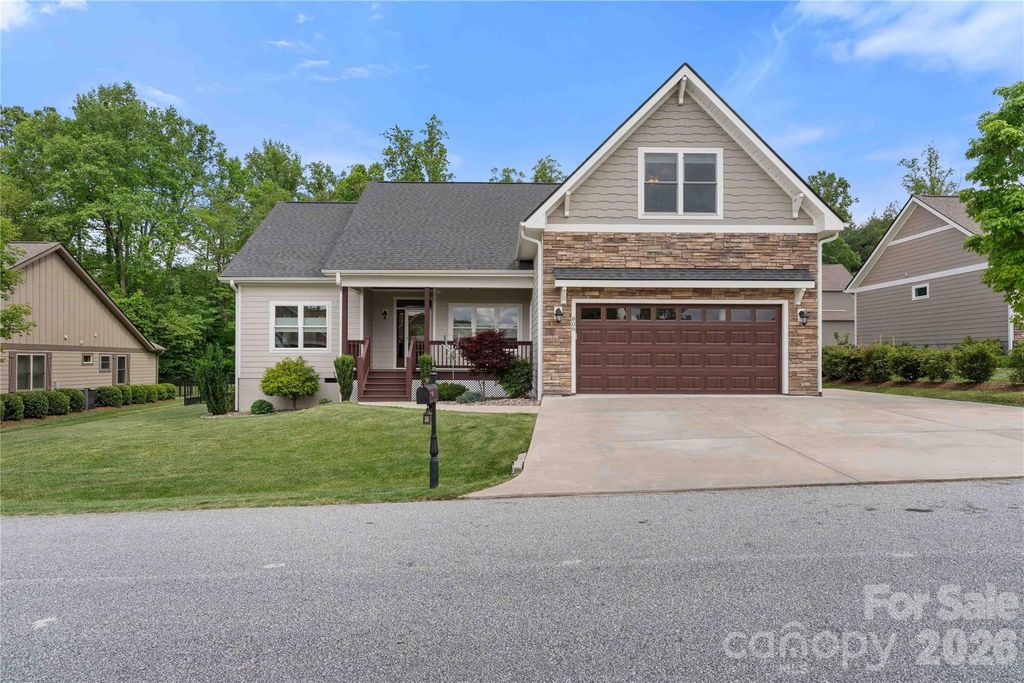 806 Blacksmith Run Drive, Hendersonville, NC 28792