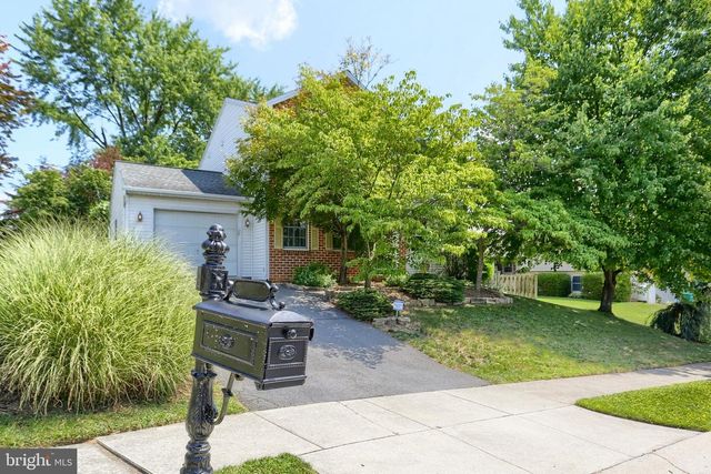 3 CEDAR CT, Enola, PA 17025