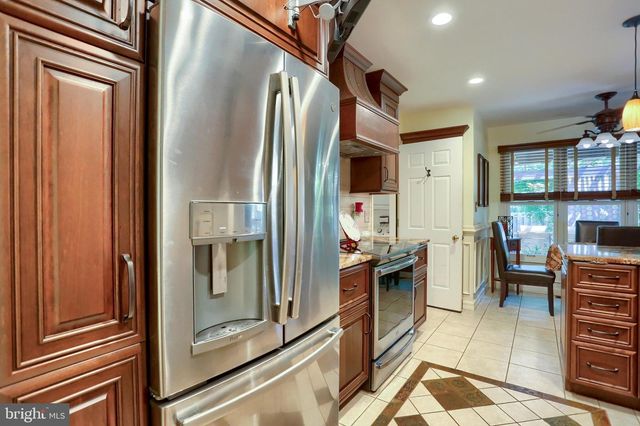 3 CEDAR CT, Enola, PA 17025