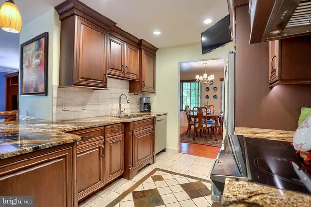 3 CEDAR CT, Enola, PA 17025