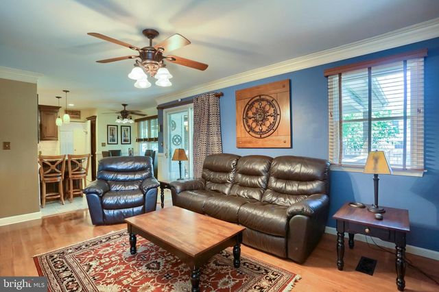 3 CEDAR CT, Enola, PA 17025