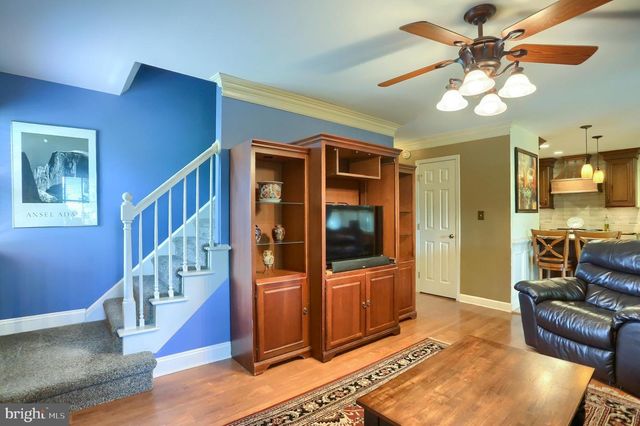 3 CEDAR CT, Enola, PA 17025