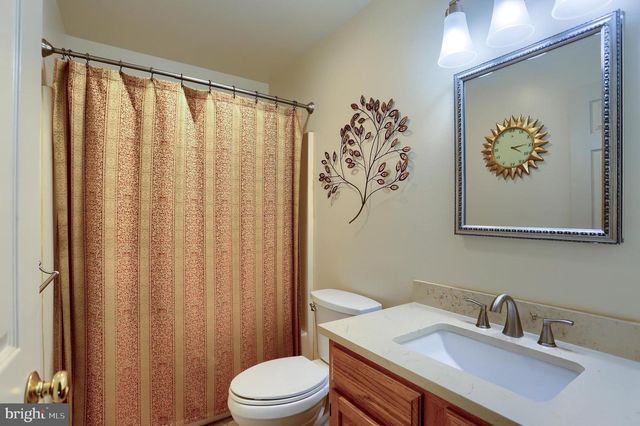 3 CEDAR CT, Enola, PA 17025