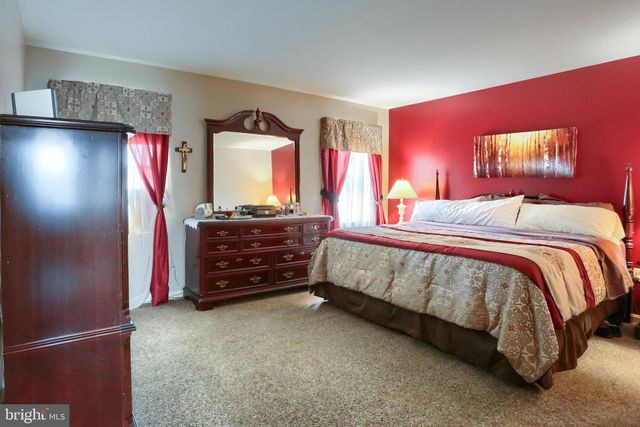 3 CEDAR CT, Enola, PA 17025