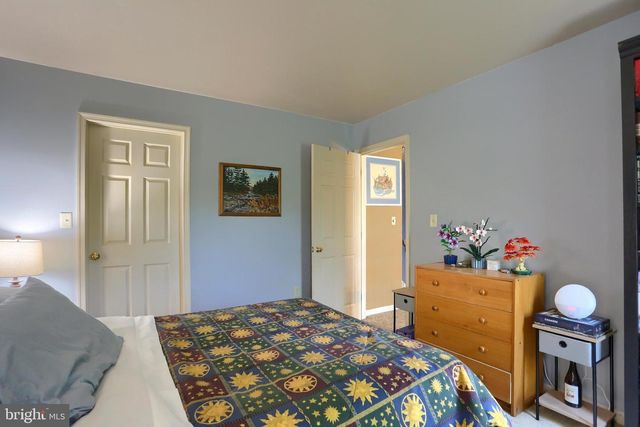 3 CEDAR CT, Enola, PA 17025