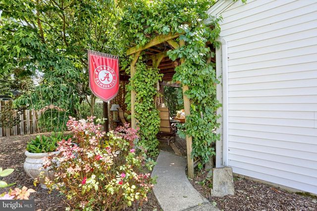 3 CEDAR CT, Enola, PA 17025