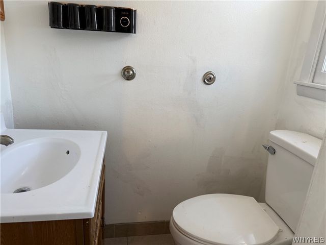 42 Viola Drive, Cheektowaga, NY 14227