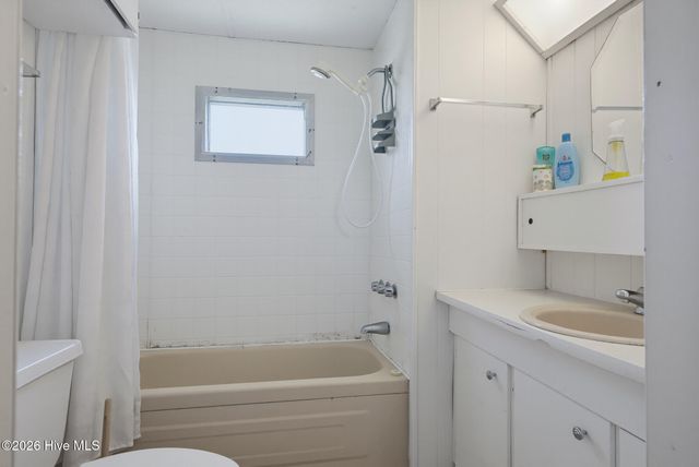 107 Phil Harris Lane, N Topsail Beach, NC 28460