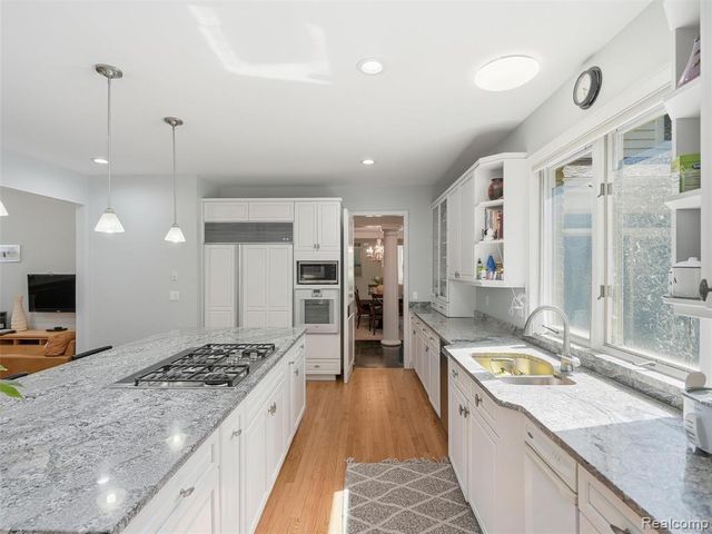 3104 Quarton Road, Bloomfield Hills, MI 48304