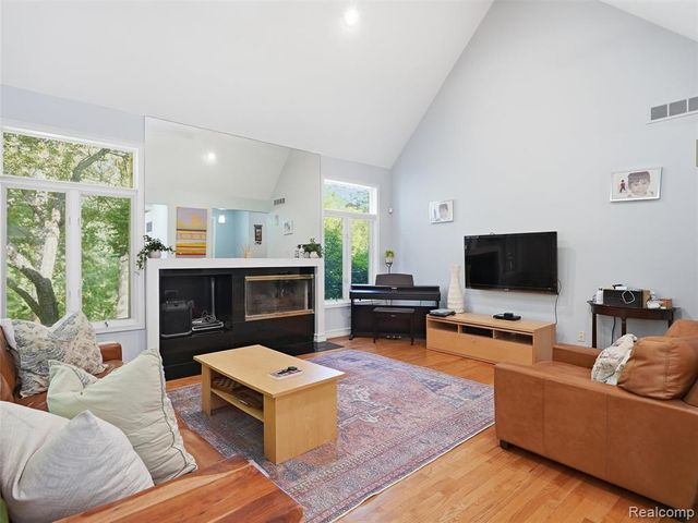 3104 Quarton Road, Bloomfield Hills, MI 48304
