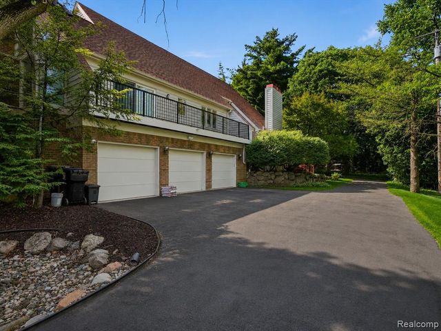 3104 Quarton Road, Bloomfield Hills, MI 48304