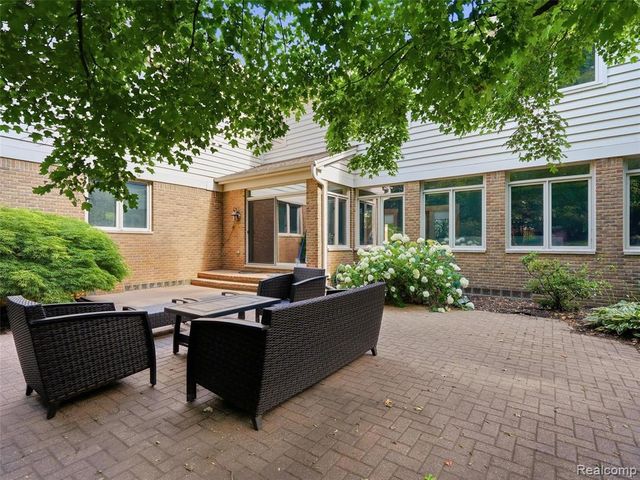 3104 Quarton Road, Bloomfield Hills, MI 48304