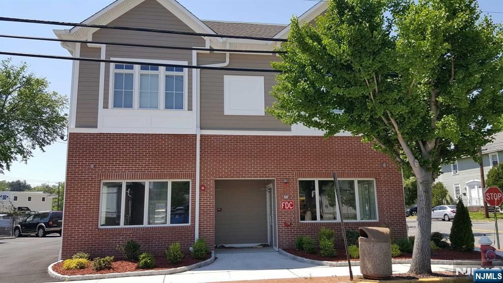 21 Grove 2B, Tenafly, NJ 07670