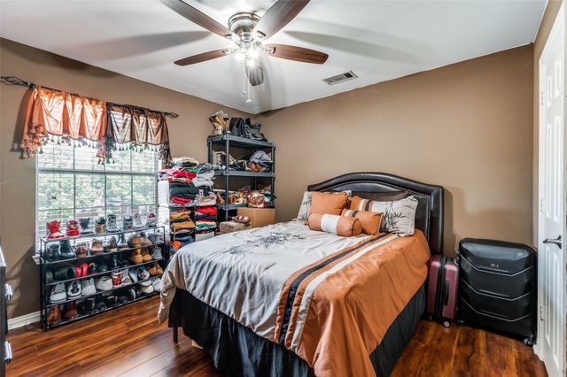 305 Ravenna Road, Lake Dallas, TX 75065