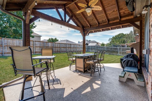 305 Ravenna Road, Lake Dallas, TX 75065