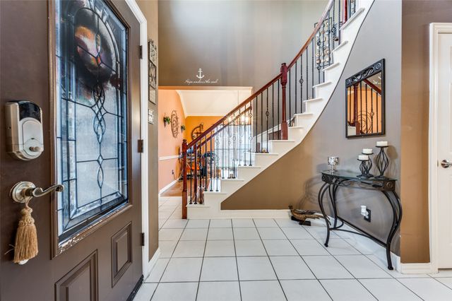 305 Ravenna Road, Lake Dallas, TX 75065