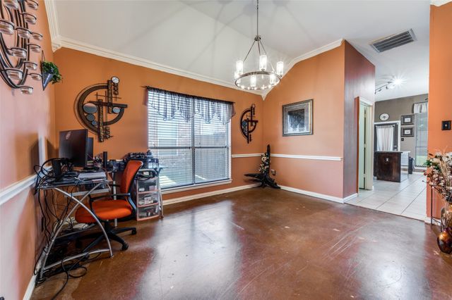 305 Ravenna Road, Lake Dallas, TX 75065
