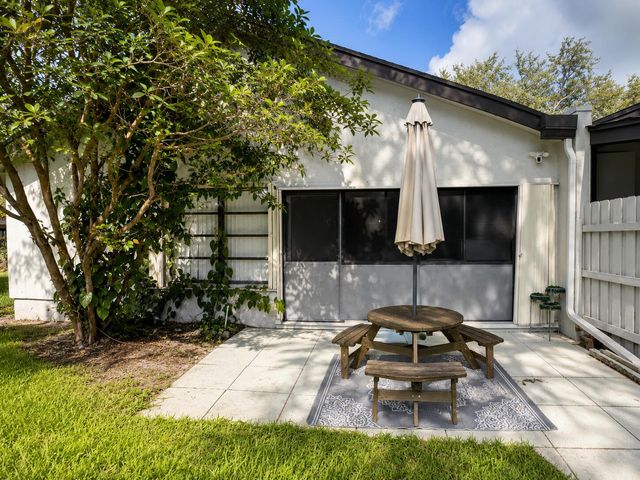 4086 Palm Forest Drive S, Delray Beach, FL 33445