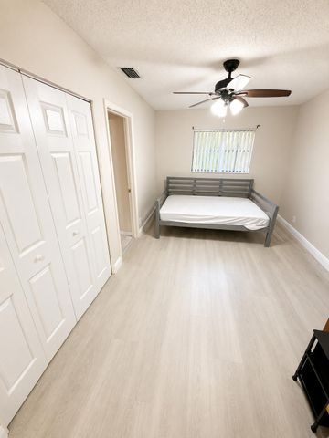 4086 Palm Forest Drive S, Delray Beach, FL 33445