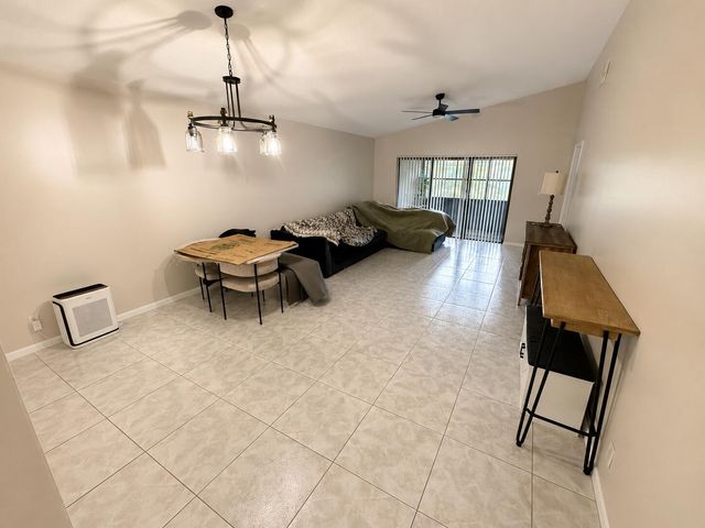 4086 Palm Forest Drive S, Delray Beach, FL 33445