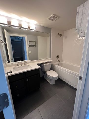 500 S Clinton Street 503, Chicago, IL 60607