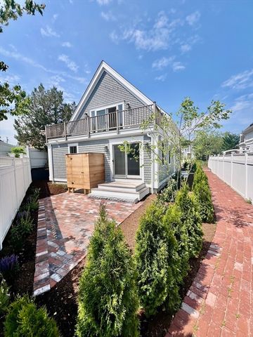 65 Franklin Street AB, Provincetown, MA 02657