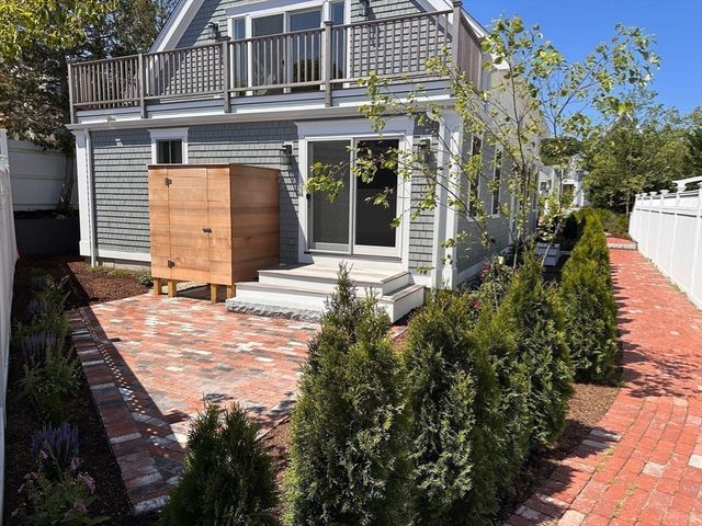 65 Franklin Street AB, Provincetown, MA 02657