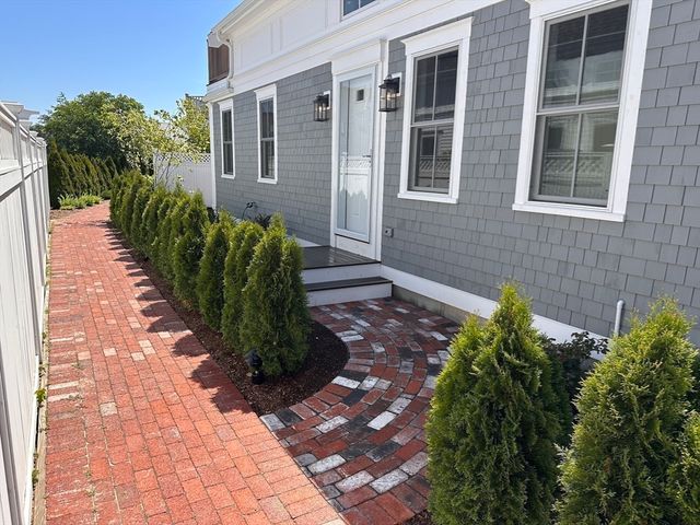 65 Franklin Street AB, Provincetown, MA 02657