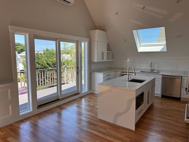 65 Franklin Street AB, Provincetown, MA 02657