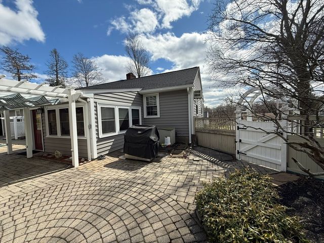 129 Hobart St, Danvers, MA 01923