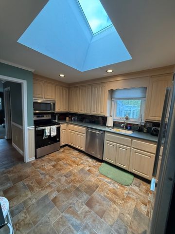 129 Hobart St, Danvers, MA 01923