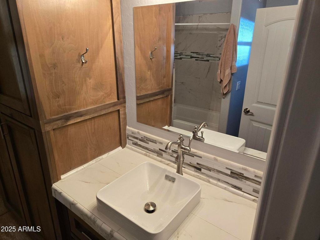 Image 21 of property listing at 9016 W FOSSIL CREEK Road, Pine, AZ 85544