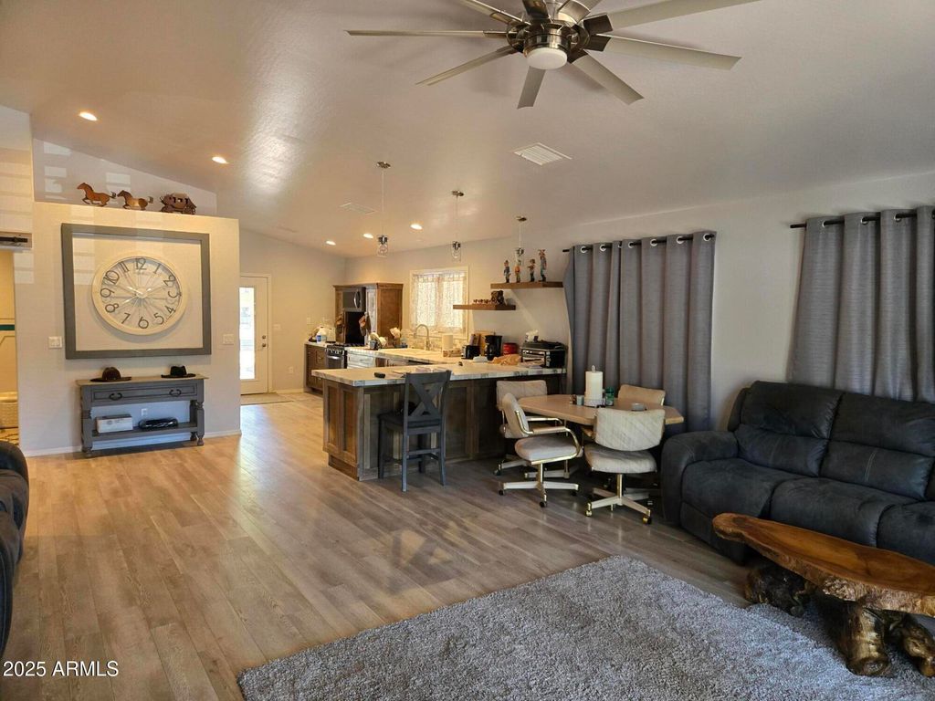 Image 5 of property listing at 9016 W FOSSIL CREEK Road, Pine, AZ 85544