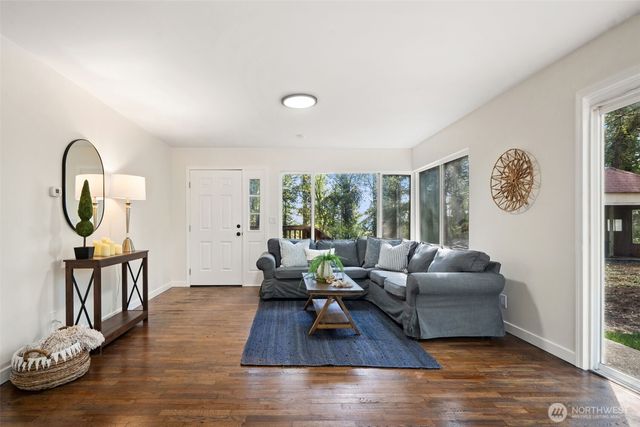 1362 Carr Boulevard, Bremerton, WA 98312