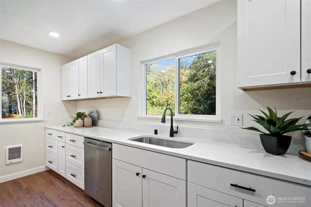 1362 Carr Boulevard, Bremerton, WA 98312