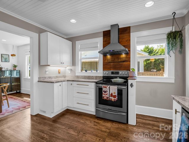 10 Dale Street, Asheville, NC 28806