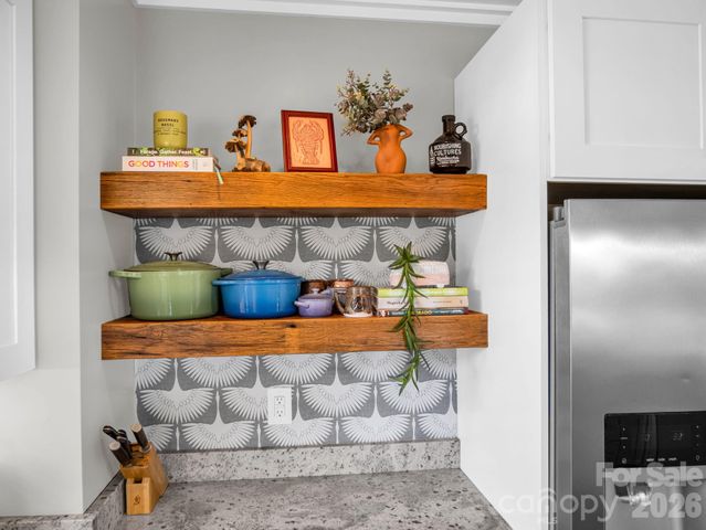 10 Dale Street, Asheville, NC 28806