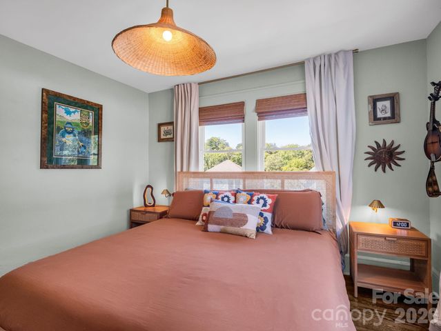 10 Dale Street, Asheville, NC 28806