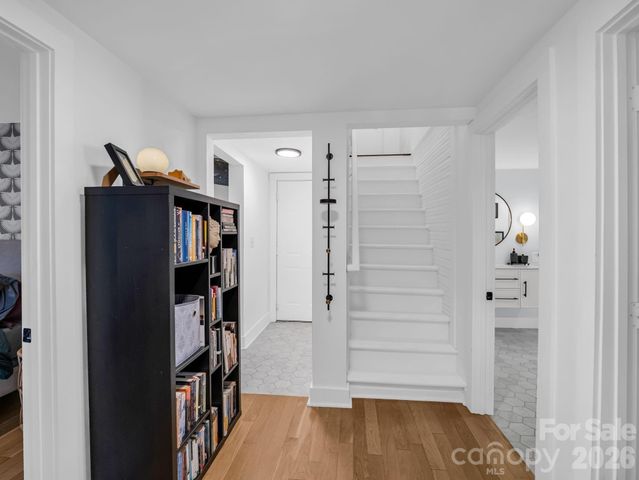 10 Dale Street, Asheville, NC 28806
