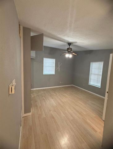 8412 Peekskill Lane, Houston, TX 77075