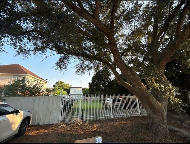 8412 Peekskill Lane, Houston, TX 77075