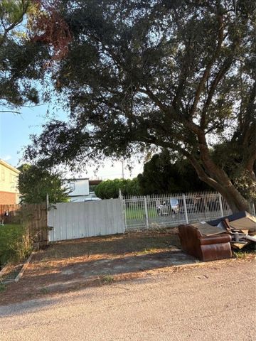 8412 Peekskill Lane, Houston, TX 77075