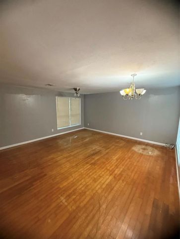 8412 Peekskill Lane, Houston, TX 77075