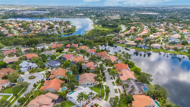 1411 NW 179th Ave, Pembroke Pines, FL 33029
