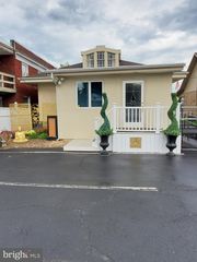 510 N FRONT ST, Lemoyne, PA 17043