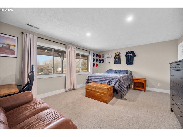 1315 Sw DOROTHY St, Mc Minnville, OR 97128