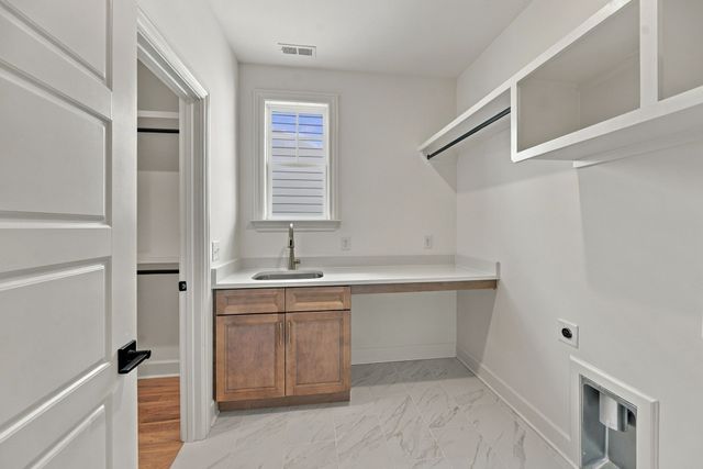 425A American Rd, Nashville, TN 37209