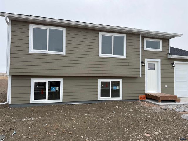 869 BUSHNELL CT, Box Elder, SD 57719