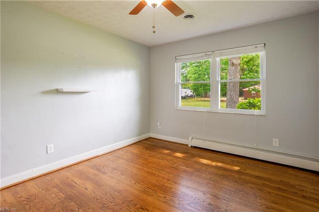 2645 Janson DR, Chesapeake, VA 23321