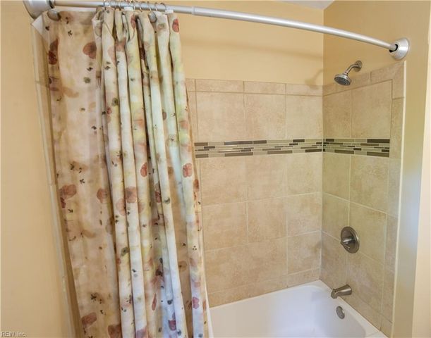 2645 Janson DR, Chesapeake, VA 23321